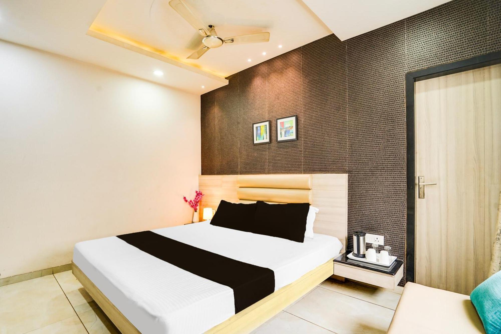 Super Townhouse Jhalawar Road Gumanpura Formerly Rockland Kota  Exterior photo